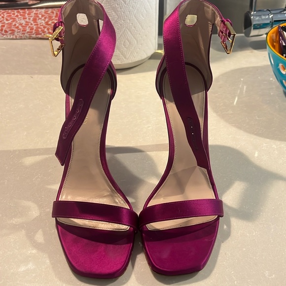 Beautiful SW grape satin sandal heels. Will send with box, worn twice - Picture 1 of 8